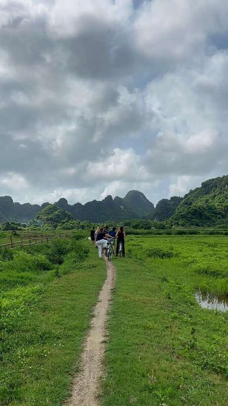 2-Day Lan Ha and Cat Ba Cruise Tour By 3 Star Cruise Ship - Cycling into Viet Hai Village