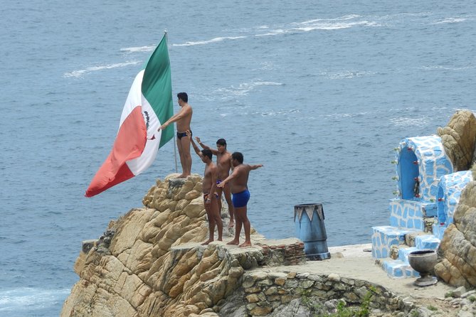 4hr Fun Guide Tour For Cruisers or Hotels Guests with Divers Show - Why this four-hour Acapulco tour works well