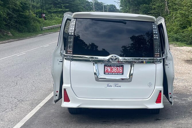 Airport Pickup, Dropoff to any Resort or Airbnb in Montego Bay - The drivers add more than a ride