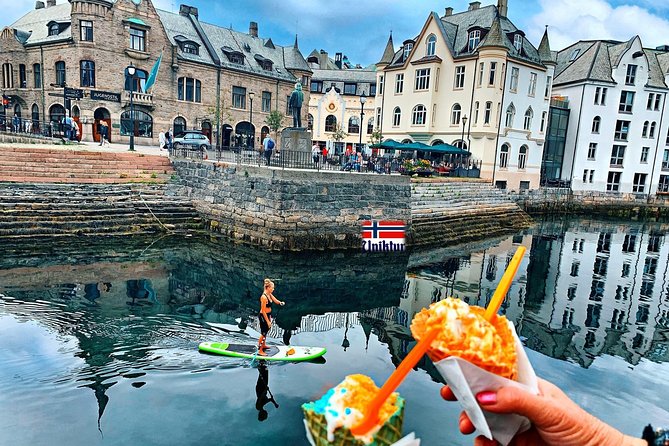 Alesund Sightseeing private tour for cruise passengers - Kongensgata and Ålesund’s decorative style