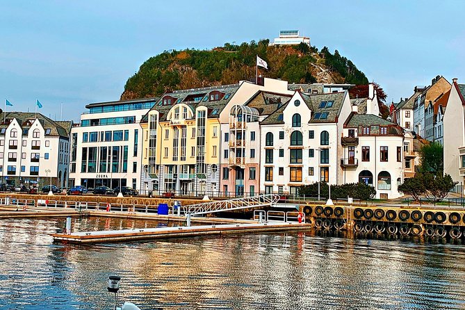 Alesund Sightseeing private tour for cruise passengers - Molovegen, one of the few streets before the fire
