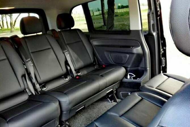 Amazing airport pickup/ drop off in Casablanca/ safe&easy - Arriving at Mohammed V Airport with a planned pickup