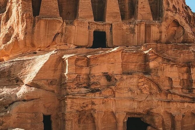 Aqaba Shore Excursion: Private Petra Sightseeing Tour with Lunch - How the guide and driver shape the experience