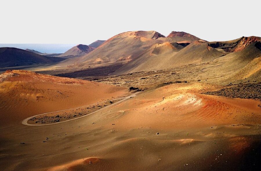 Arrecife: Timanfaya and Green Lagoon for Cruise Passengers - La Geria, where vines grow in volcanic ash