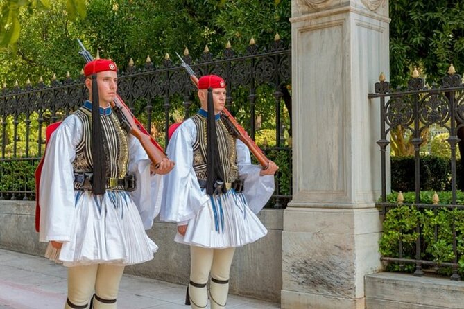 Athens Gems and Charms Tour from Piraeus Cruise Port - Two hours in Plaka for food, shopping, and breathing room