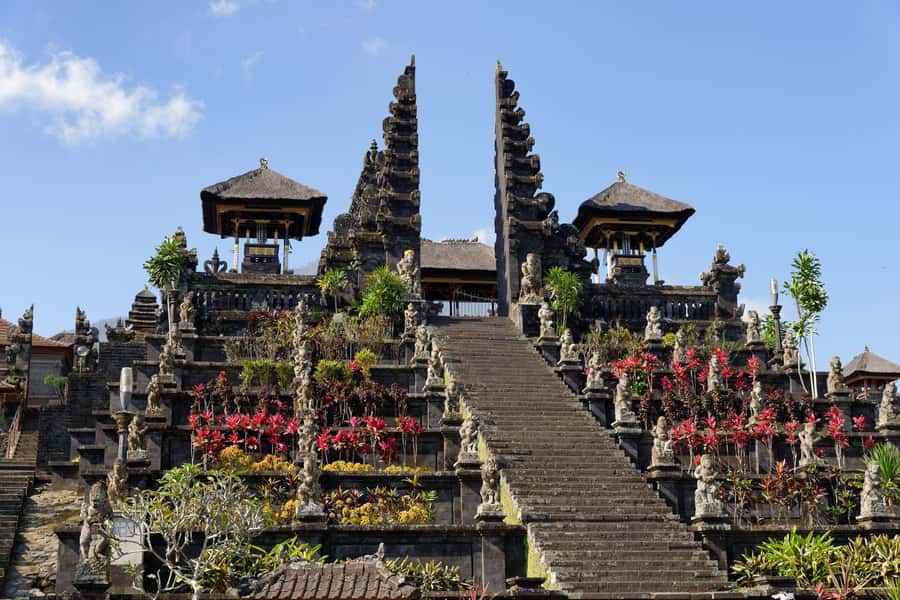 BALI SHORE EXCURSIONS: EXPLORING THE EXOTIC OF BALI - What the private car or van is like