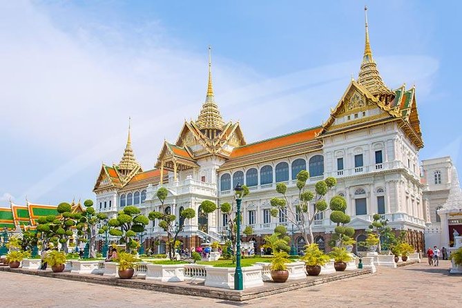 Bangkok Shore Excursion: Private Grand Palace and Buddhist Temples Tour - What the guides add to a crowded day