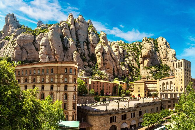 Barcelona Tour from Your Cruise Ship - Leaving the port for Plaça d’Espanya