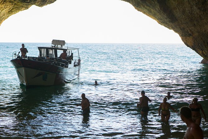 Benagil Cave Boat Tour - Catamarans or Rib - 2 H From Portimão - How good is the guiding?