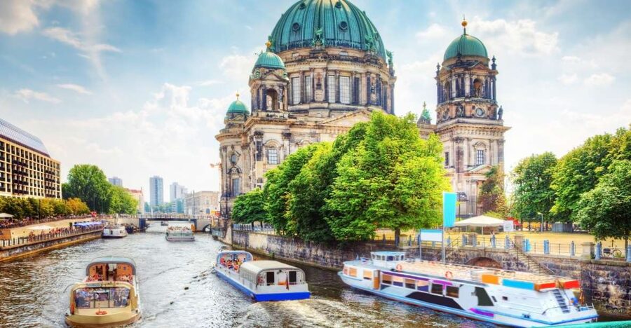 Berlin and Sachsenhausen: Shore Trip from Warnemünde Port - Key points at a glance
