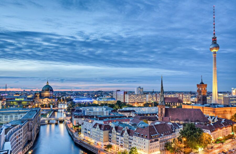 Best Berlin Shore Excursion from Warnemunde or Rostock Port - Lunch, Gendarmenmarkt, and Bebelplatz