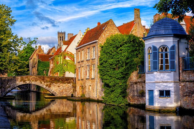 Best Bruges Shore Excursion including Deluxe Canal Cruise - Michelangelo and medieval medicine