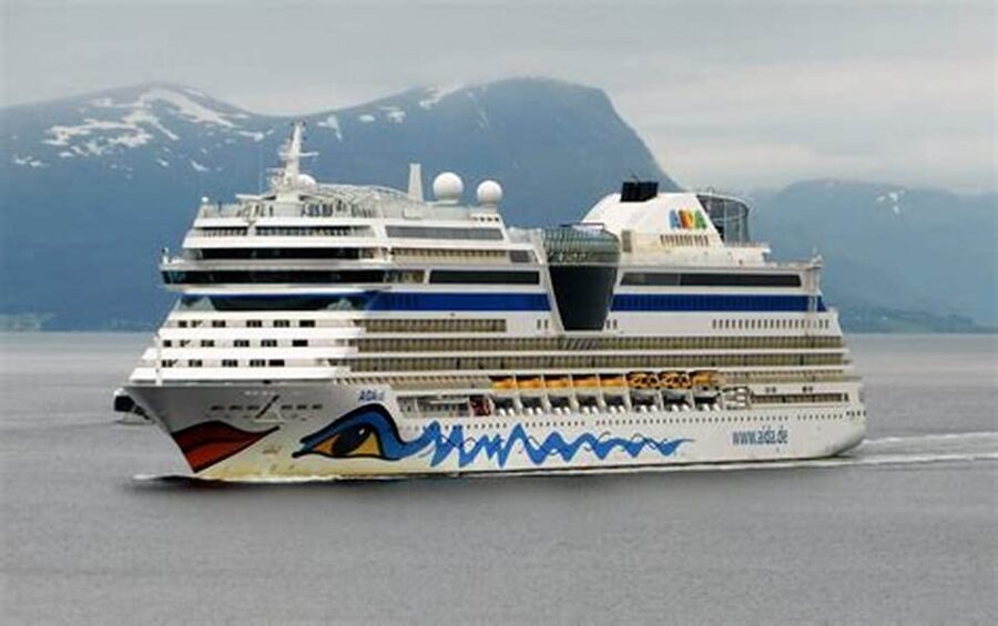 Cannes: French Riviera Private Sightseeing Shore Excursion - Villefranche and Cap Ferrat: start with the view