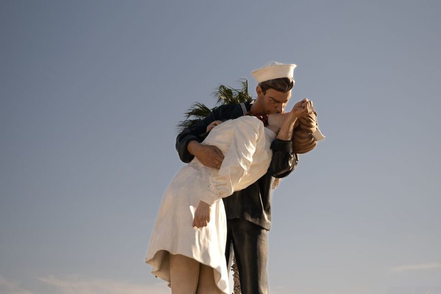 Civitavecchia: Hop-On Hop-Off Bus Ticket with Audio Guide - Stops 1 and 2: the cruise terminal and old port