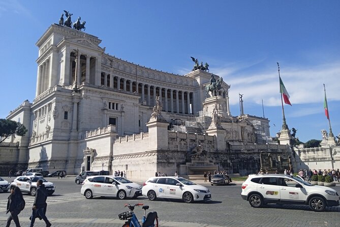 Civitavecchia Shore Excursion - Piazza Venezia and the drive through Rome