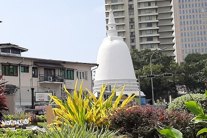 Colombo Port Shore Excursions Panoramic Colombo City By Tuk Tuk. - Colombo Fort Railway Station and the city’s working center