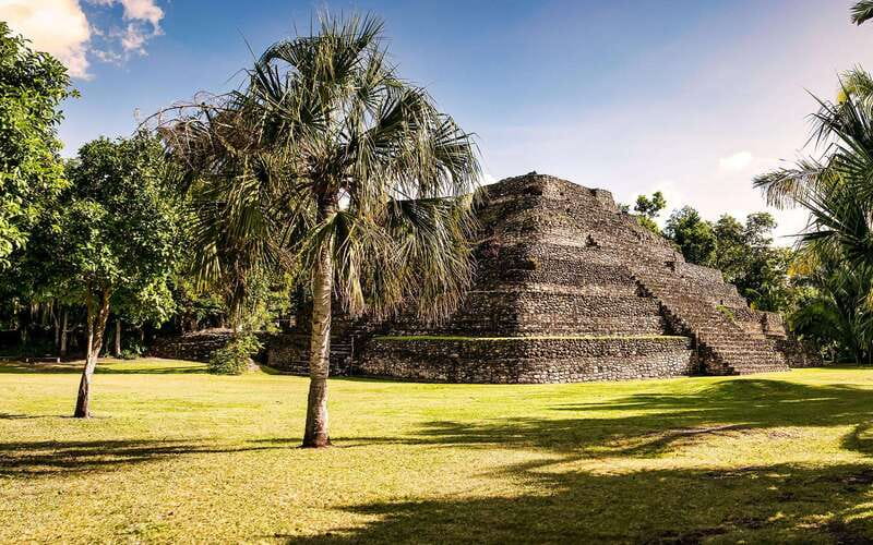 Costa Maya: Chacchoben Mayan Ruins Private Cruise Excursion - Gran Plaza and Gran Basamento
