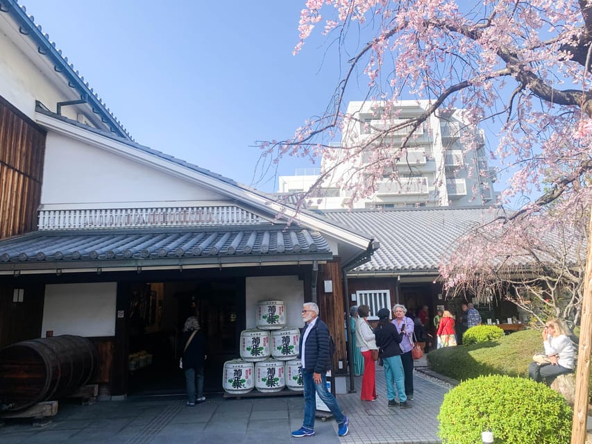 Cruise Shore Excursion: Kobe Sake Tasting with Local Guide - Motomachidori and Kobe’s older shopping streets