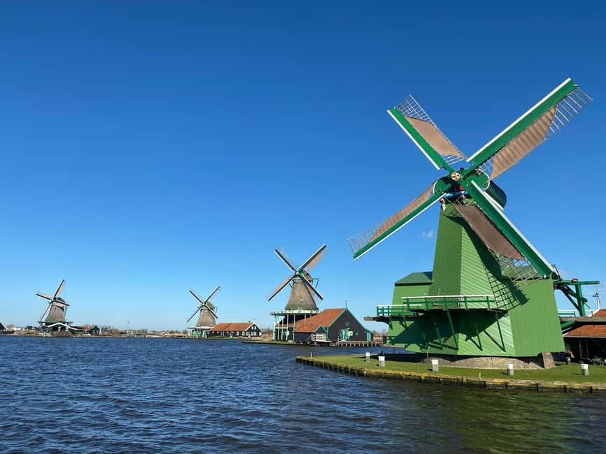 Cruise Terminal Rotterdam: Private Tour by Luxury Van - Volendam: a traditional fishing village