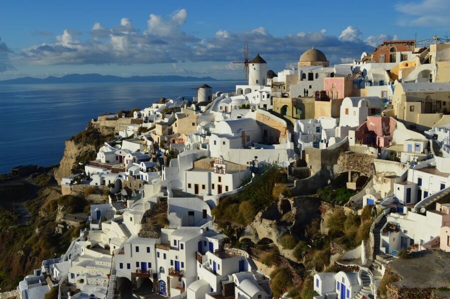 Cruise Traveller's Shore Excursion - Firostefani brings the classic blue-dome view