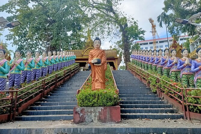 Day Trip from Sihanoukville to Phnom Penh for Cruise Passengers - Independence Monument and the King Father statue