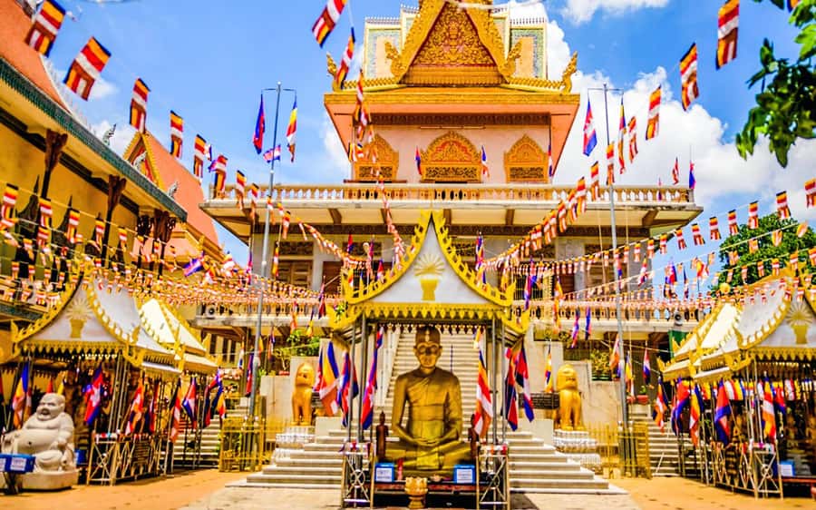 Day trip from Sihanoukville to Phnom Penh for Cruise Ship - Independence Monument and the King Father statue
