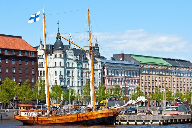 Deluxe Helsinki Shore Excursion from Cruise Ship Port - Havis Amanda gives you 45 minutes of freedom