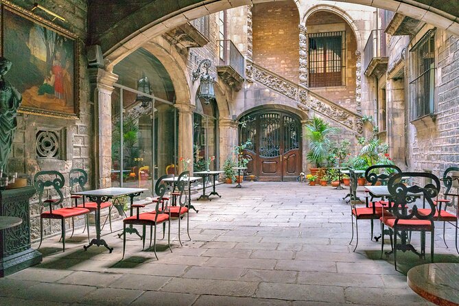 Deluxe Shore Excursion of Barcelona - Plaza España and Barcelona’s grand scale