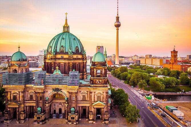 Deluxe Shore Excursion to Berlin from Warnemunde Cruise Port - Key points to know before booking