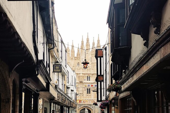 Dover Cruise Ship to Leeds Castle via Canterbury, Villages & back - Chilham, a compact village square