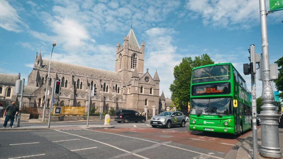 Dublin: Cruise Excursion Hop-On Hop-Off Tour & Rail Ticket - Dublin Castle, cathedrals, and whiskey stops