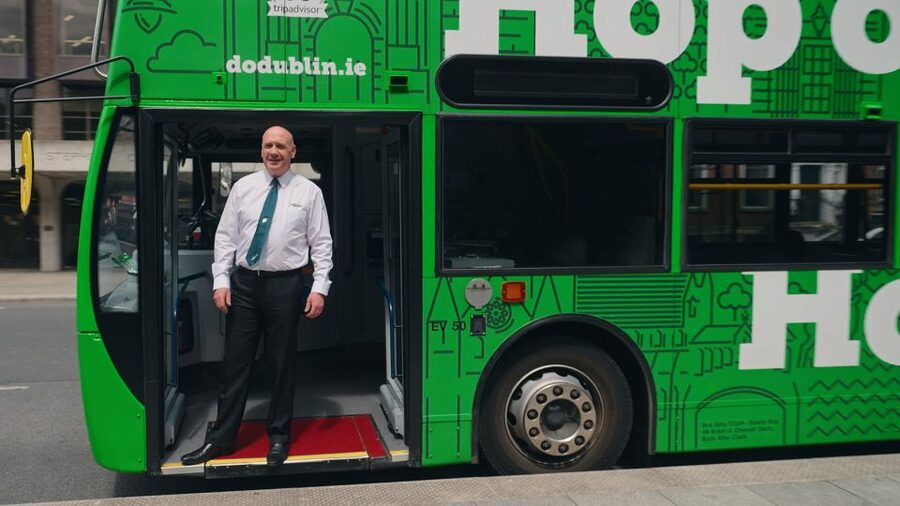 Dublin: Cruise Excursion Hop-On Hop-Off Tour & Rail Ticket - The western route to Phoenix Park
