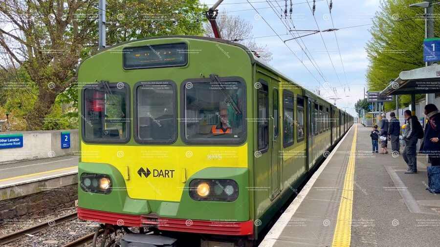 Dublin: Cruise Excursion Hop-On Hop-Off Tour & Rail Ticket - Who should book this experience?