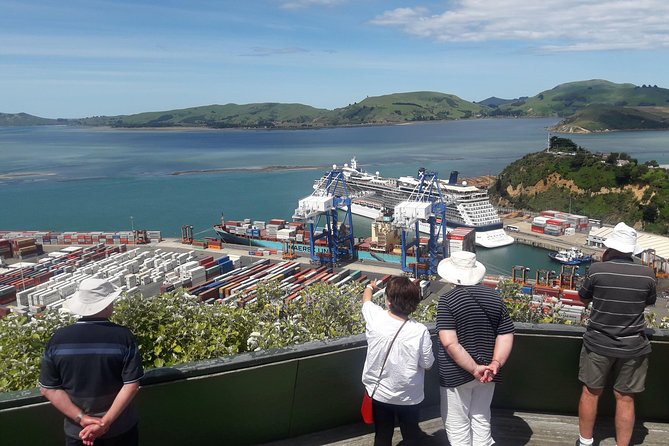 Dunedin Nature & City Tour – Full Day Cruise Excursion - Dunedin Railway Station and Baldwin Street