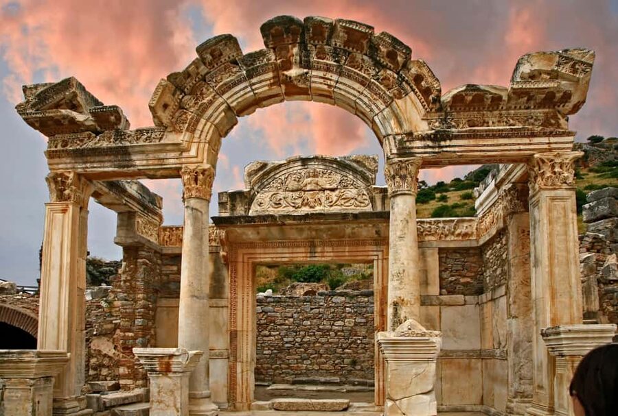 Easy Ephesus Shore Excursion – 4 Hours with Licensed Guide - Meeting at Kusadasi Cruise Port