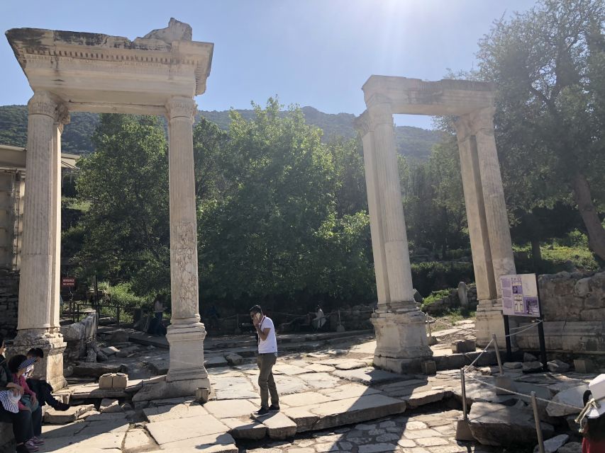 Easy Ephesus Shore Excursion – 4 Hours with Licensed Guide - Why the Guide Matters More Than the Vehicle
