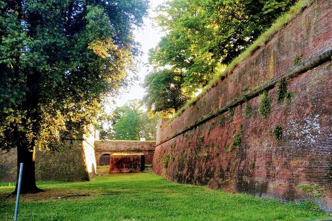 EASY Pisa & Lucca 7-Hour Private Shore Excursion from La Spezia - Three hours gives Lucca room to breathe