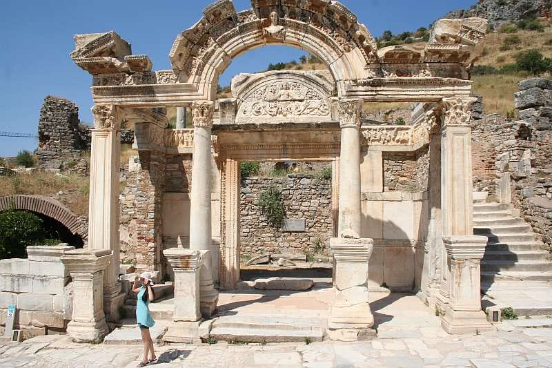 Ephesus: Small Group Tour for Cruise Passengers - Lunch, carpets, and the part you should understand