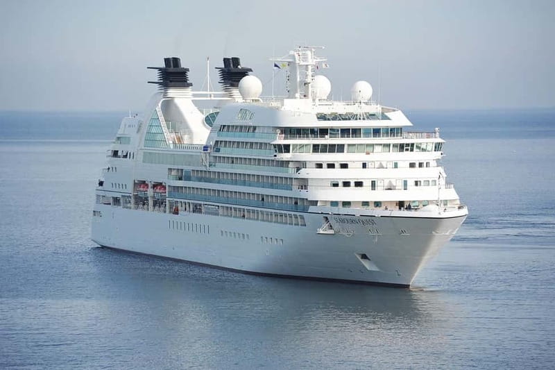 Exclusive excursion from A Coruña to Santiago de Compostela for cruise passengers - Walking through the old town in 90 minutes