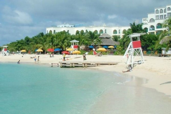 Falmouth Shore Excursion: Historic Sightseeing Tour and Doctor's Cave Beach - Booking details worth checking first