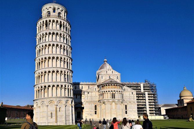 Florence and Pisa: Round Trip Tour from Livorno Cruise Port - Five hours around Piazza della Repubblica