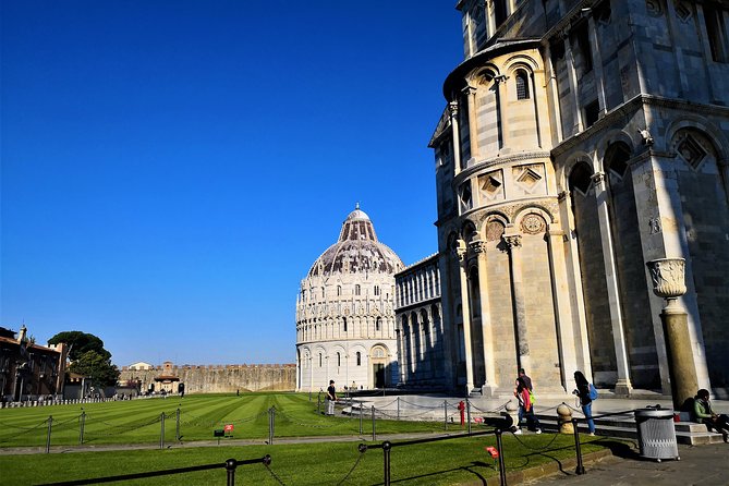 Florence and Pisa: Round Trip Tour from Livorno Cruise Port - The vehicle, driver, and cruise-port timing