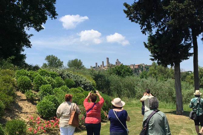 Florence and San Gimignano Private Tour from Livorno - Ponte Vecchio: a short walk with a big payoff