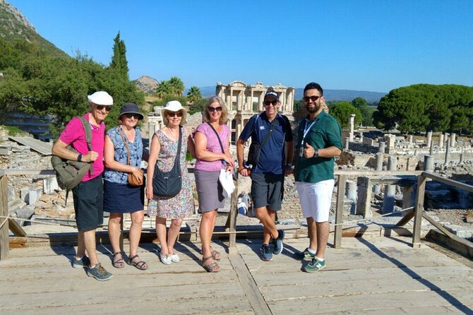 FOR CRUISERS Ephesus and Sirince Tour with Village Wine Tasting - Meeting your guide at Kusadasi Port