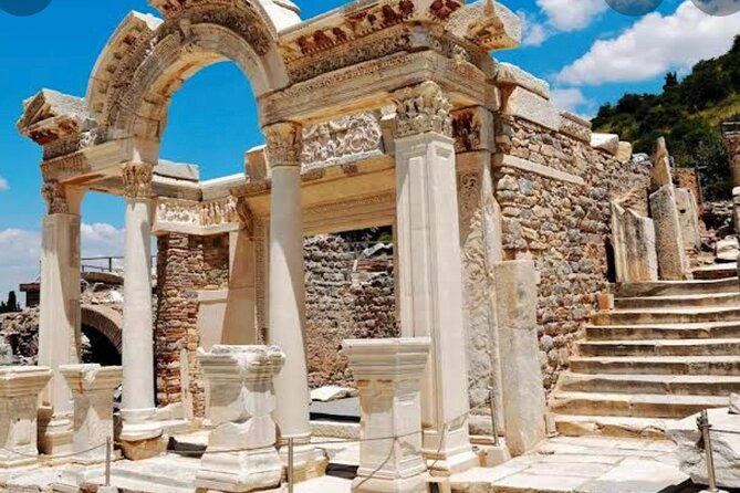 FOR CRUISERS: Skip The Lines PRIVATE EPHESUS TOUR &On Time Return - Guides, vehicles, and the feel of the day