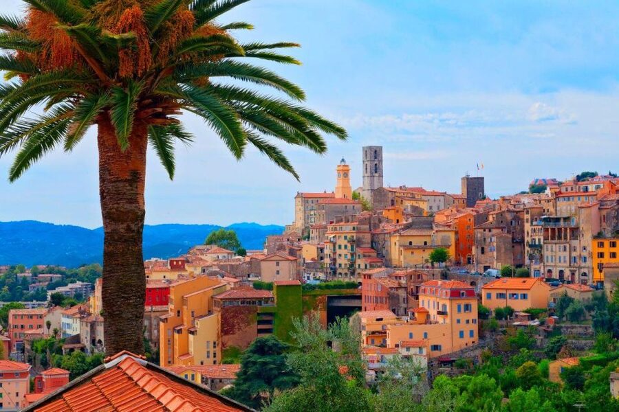 From Cannes:Shore excursion to Grasse,Antibes,St PauldeVence - Grasse and the Fragonard perfume tradition