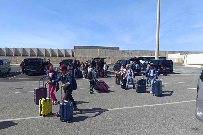 From Civitavecchia Cruise Port to FCO 1-8 People - What happens at the airport