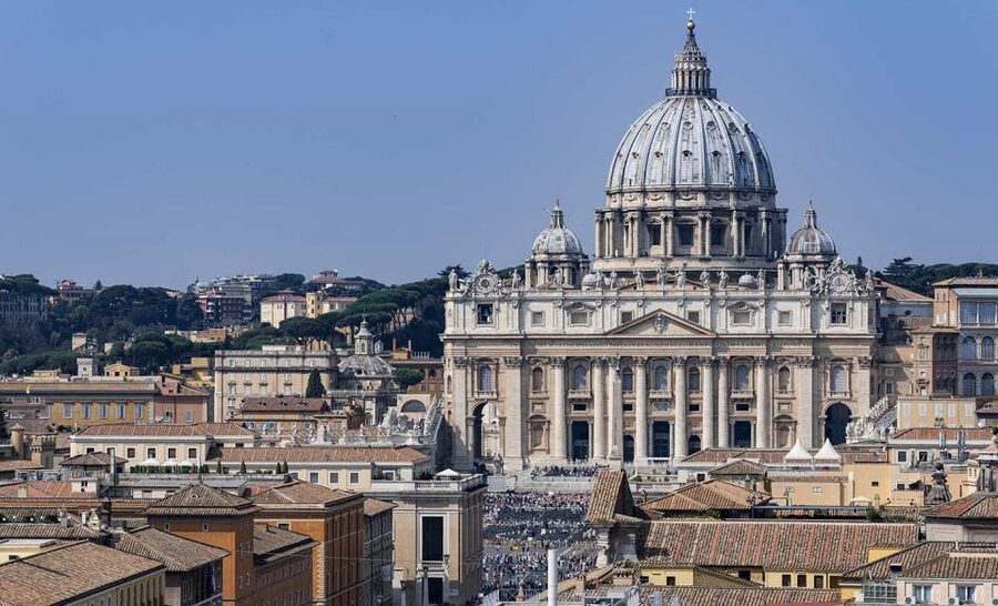 From Civitavecchia: Private Rome Highlights Tour w/ Tickets - Lunch at a local restaurant