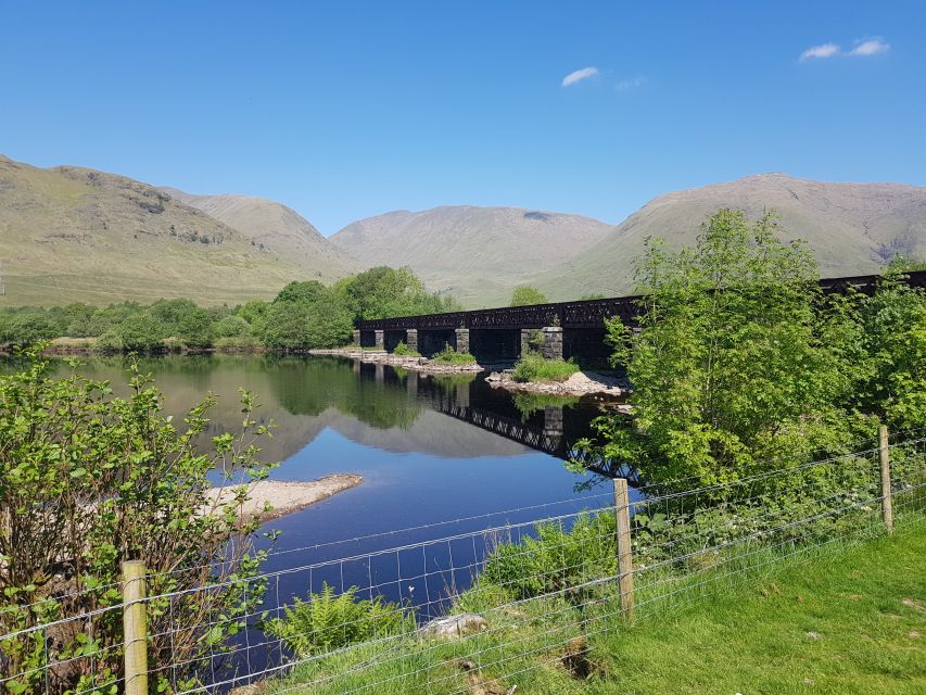 From Glasgow: Scotland Sightseeing Tour Shore Excursion - Luss, a small village with old clues