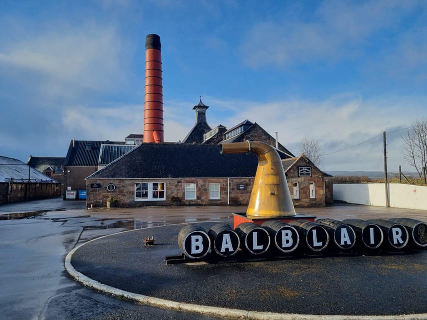 From Invergordon: Dunrobin Castle, Loch Fleet, and Dornoch … - Struie Hill and the road through Kyle of Sutherland